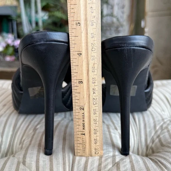 Black Quilted Slide Sandals with Gold Chain mules - Picture 8 of 9